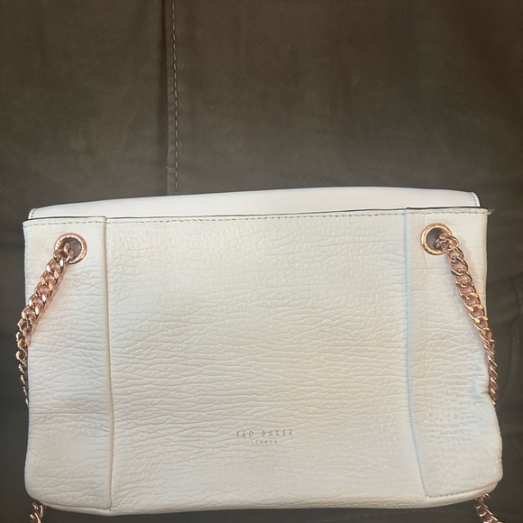 Ted Baker Jemms white with rose gold clasp cross body purse. - Picture 4 of 6